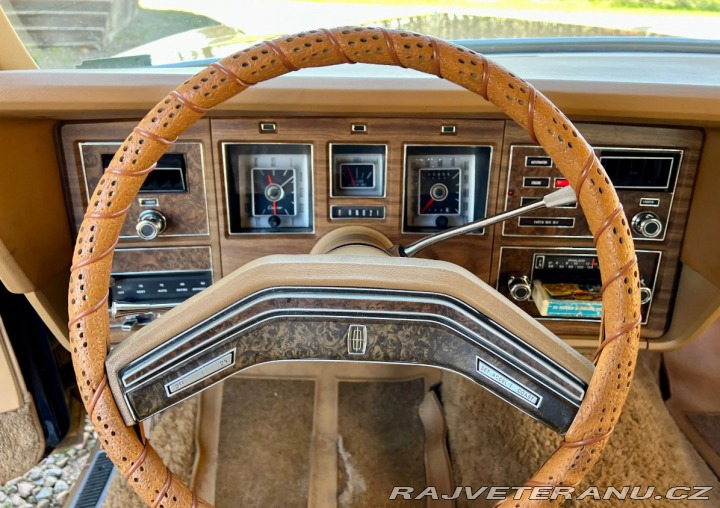Lincoln Continental MkIV 1975
