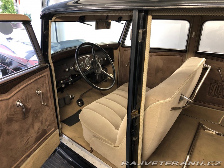 Packard Eight LIGHT EIGHT 900 SEDAN 1932
