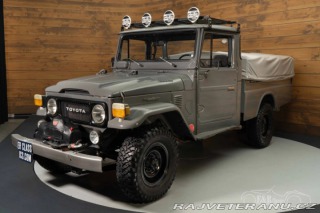 Toyota Land Cruiser FJ 45 pick up 1976