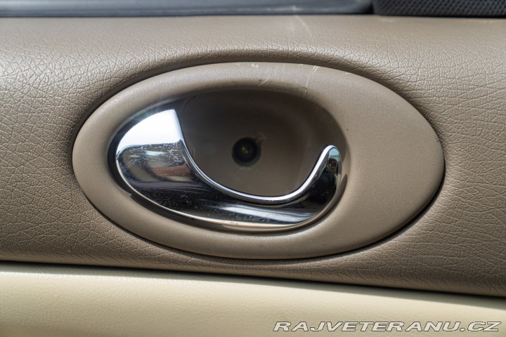 Jaguar XKR 2000