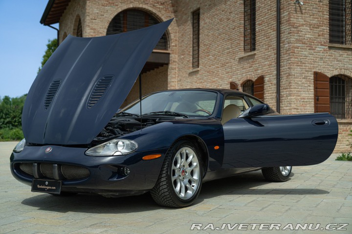 Jaguar XKR 2000