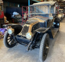 Renault  Type of Renault is DG