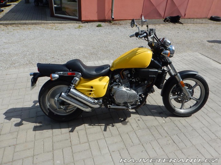 Honda VF 700C MAGNA 1988