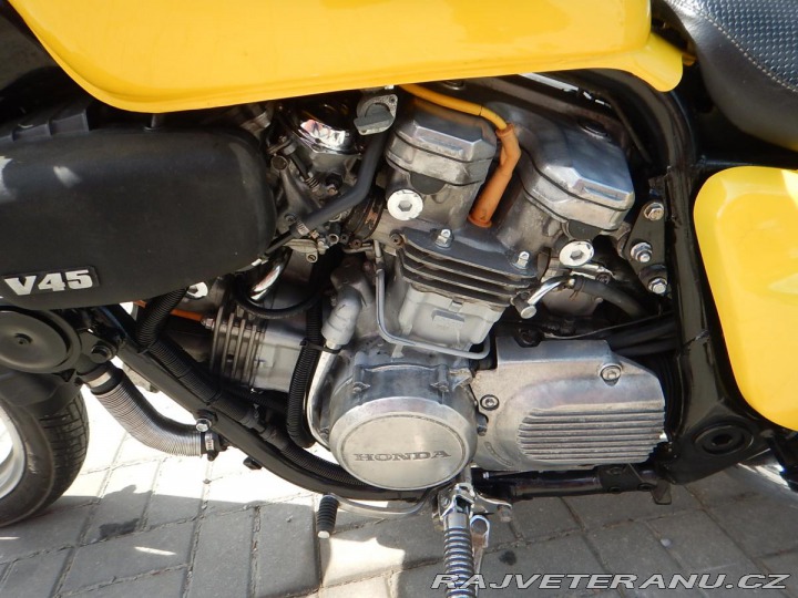 Honda VF 700C MAGNA 1988