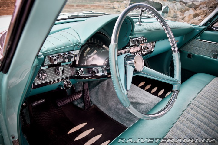 Chrysler New Yorker Town & Country Wagon 1961