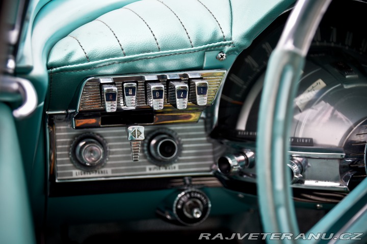 Chrysler New Yorker Town & Country Wagon 1961