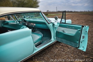 Chrysler New Yorker Town & Country Wagon 1961