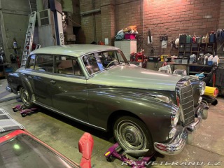 Mercedes-Benz 300 Adenauer 1960