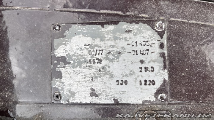 Tatra 613 613-1 - sleva jistá 1977