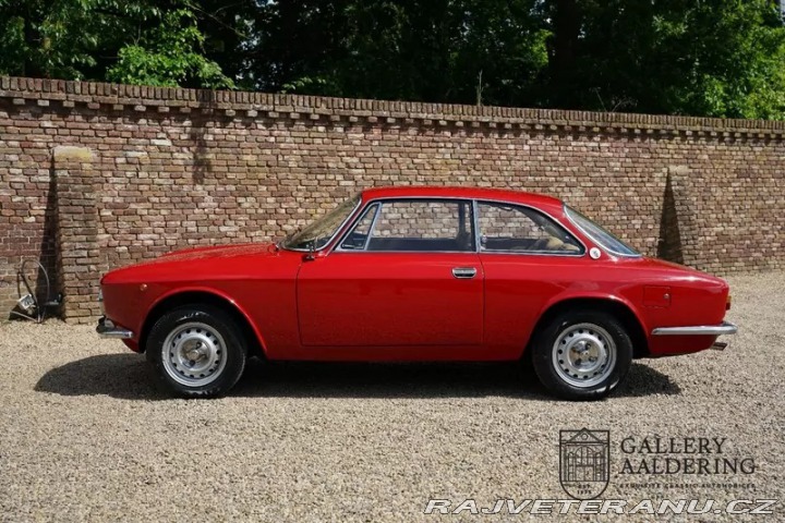 Alfa Romeo Ostatní modely 1300 GT Junior 1975