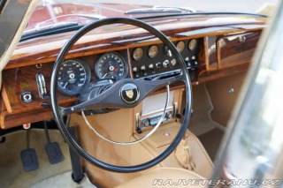 Jaguar Mark 2 240 3.8 1968