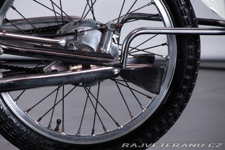 Ostatní značky Ostatní modely Aermacchi - Harley Davidson ZEFFIRO 125 2T 1956