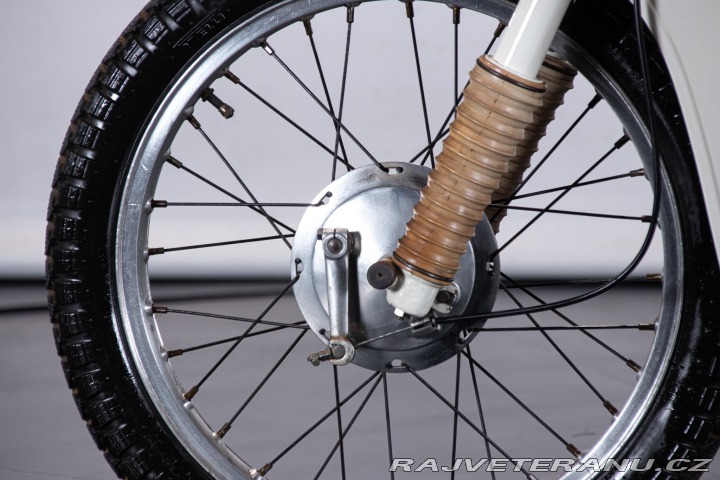 Ostatní značky Ostatní modely Aermacchi - Harley Davidson ZEFFIRO 125 2T 1956