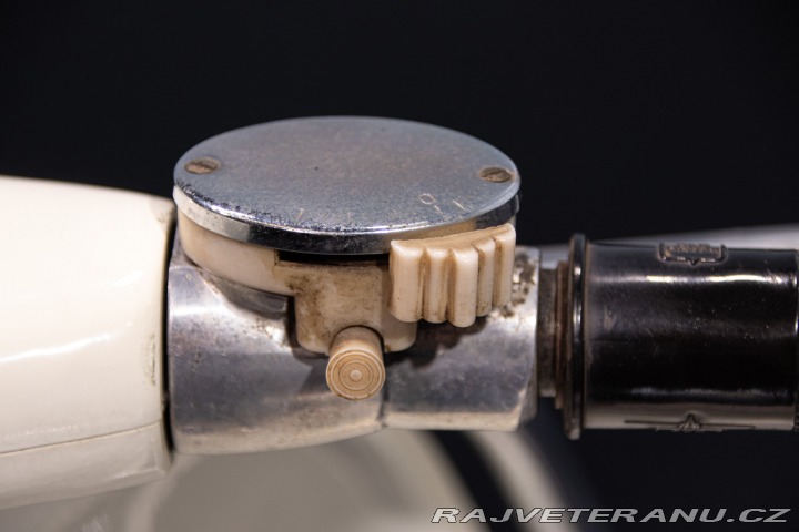 Ostatní značky Ostatní modely Aermacchi ZEFFIRO 125 2T 1956