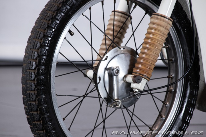 Ostatní značky Ostatní modely Aermacchi - Harley Davidson ZEFFIRO 125 2T 1956