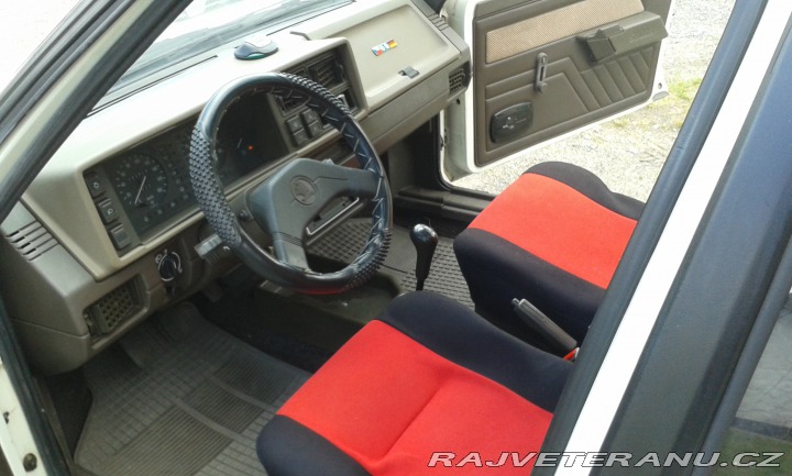 Škoda Favorit 135 LS, s vozíkem 1990
