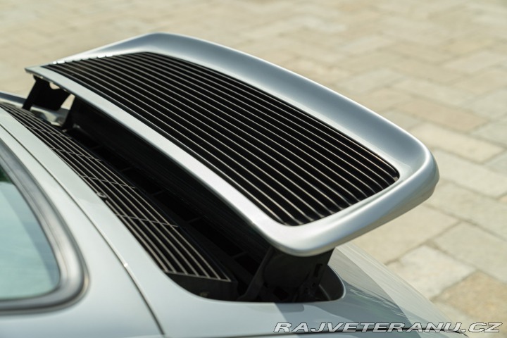 Porsche 911 964 (911) CARRERA 2 1990