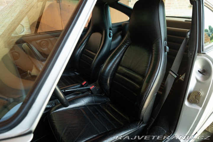 Porsche 911 964 (911) CARRERA 2 1990