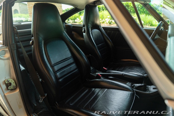 Porsche 911 964 (911) CARRERA 2 1990