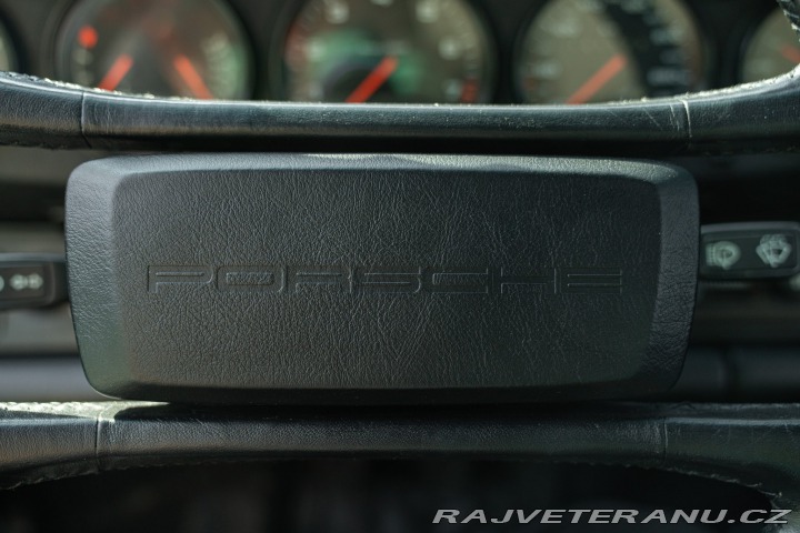 Porsche 911 964 (911) CARRERA 2 1990