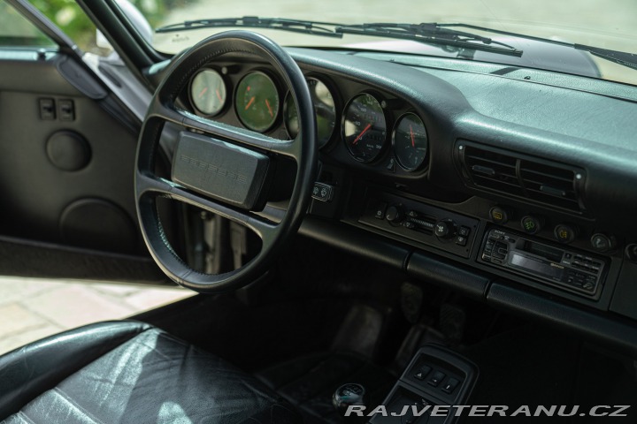 Porsche 911 964 (911) CARRERA 2 1990