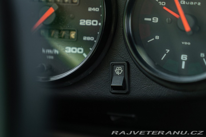 Porsche 911 964 (911) CARRERA 2 1990