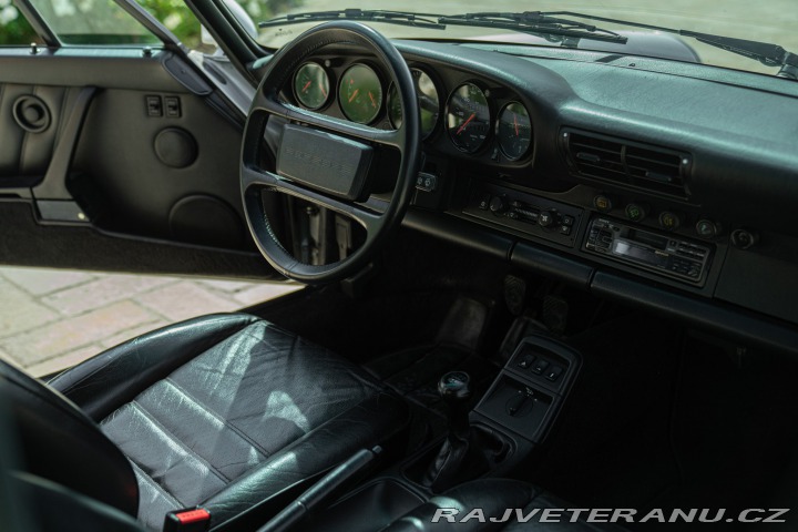 Porsche 911 964 (911) CARRERA 2 1990