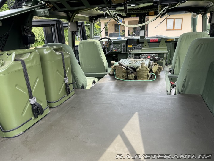 AM General Humvee Hummer H1 1994