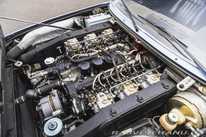 Ferrari 365 GT4 2+2 1975