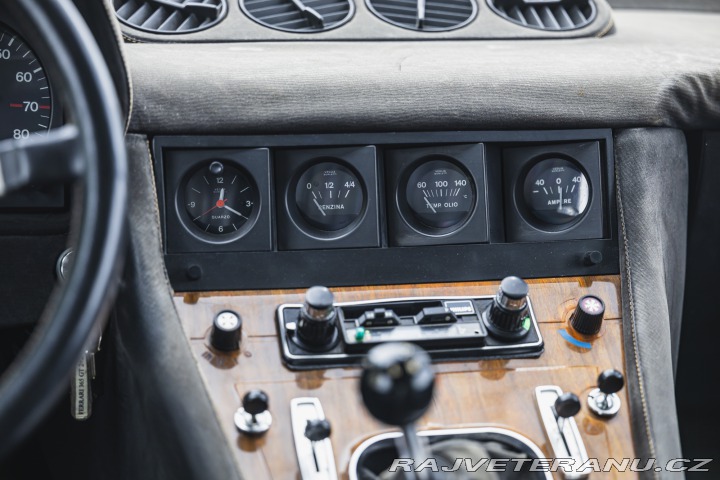 Ferrari 365 GT4 2+2 1975