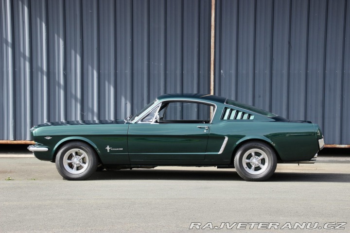 Ford Mustang Fastback, manuál 1965