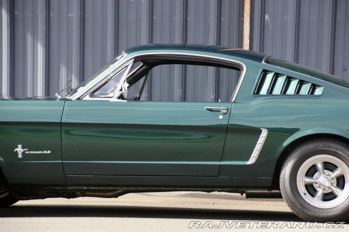 Ford Mustang Fastback, manuál 1965