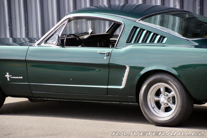 Ford Mustang Fastback, manuál 1965