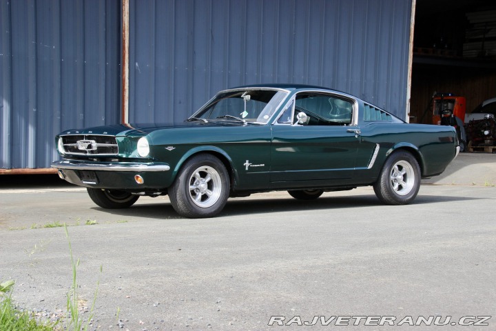Ford Mustang Fastback, manuál 1965