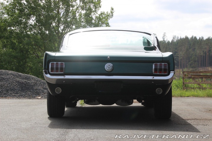 Ford Mustang Fastback, manuál 1965