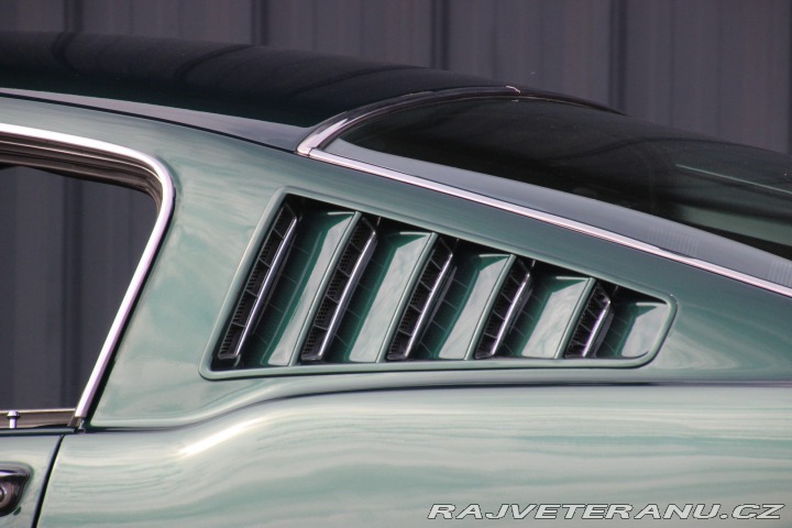 Ford Mustang Fastback, manuál 1965