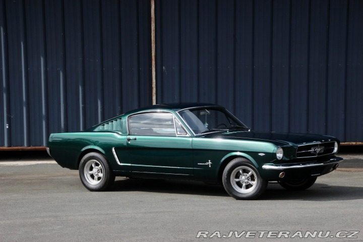 Ford Mustang Fastback, manuál 1965
