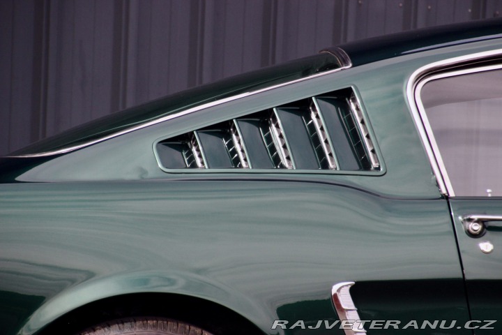 Ford Mustang Fastback, manuál 1965