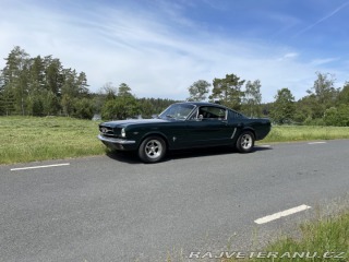 Ford Mustang Fastback, manuál 1965
