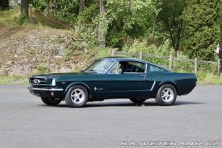 Ford Mustang Fastback, manuál 1965