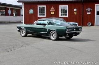 Ford Mustang Fastback, manuál 1965