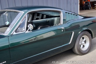 Ford Mustang Fastback, manuál 1965