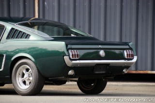 Ford Mustang Fastback, manuál 1965