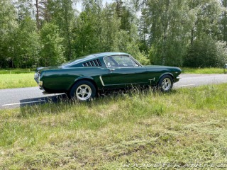 Ford Mustang Fastback, manuál 1965