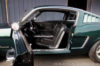 Ford Mustang Fastback, manuál 1965