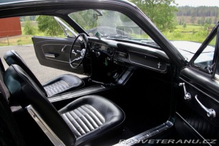 Ford Mustang Fastback, manuál 1965