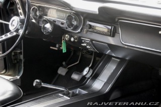 Ford Mustang Fastback, manuál 1965