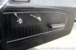 Ford Mustang Fastback, manuál 1965