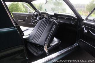 Ford Mustang Fastback, manuál 1965