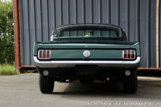 Ford Mustang Fastback, manuál 1965